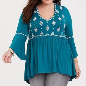 Torrid Super Soft Embroidered Babydoll Tee Size 2 NWT